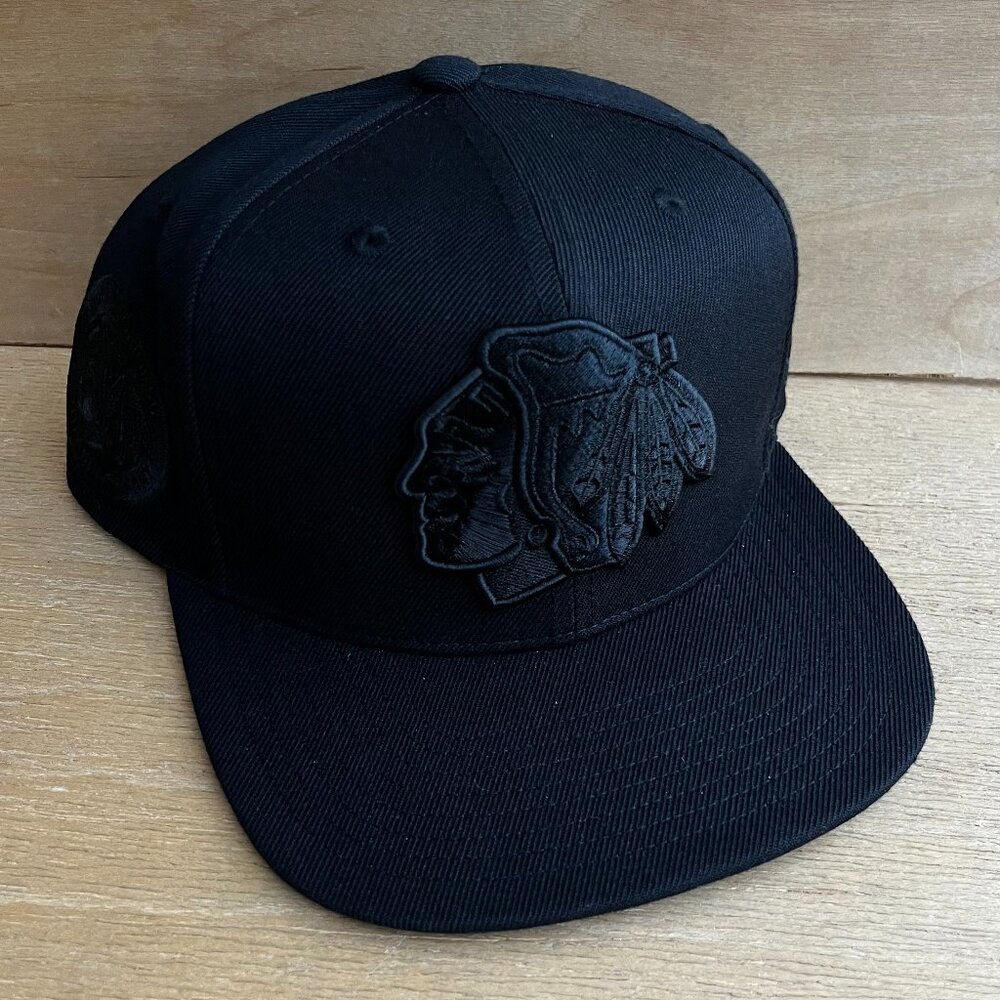 MITCHELL & NESS CHICAGO BLACKHAWKS BLACK PEARL 75TH ANNIVERSARY SNAPBACK HAT NEW